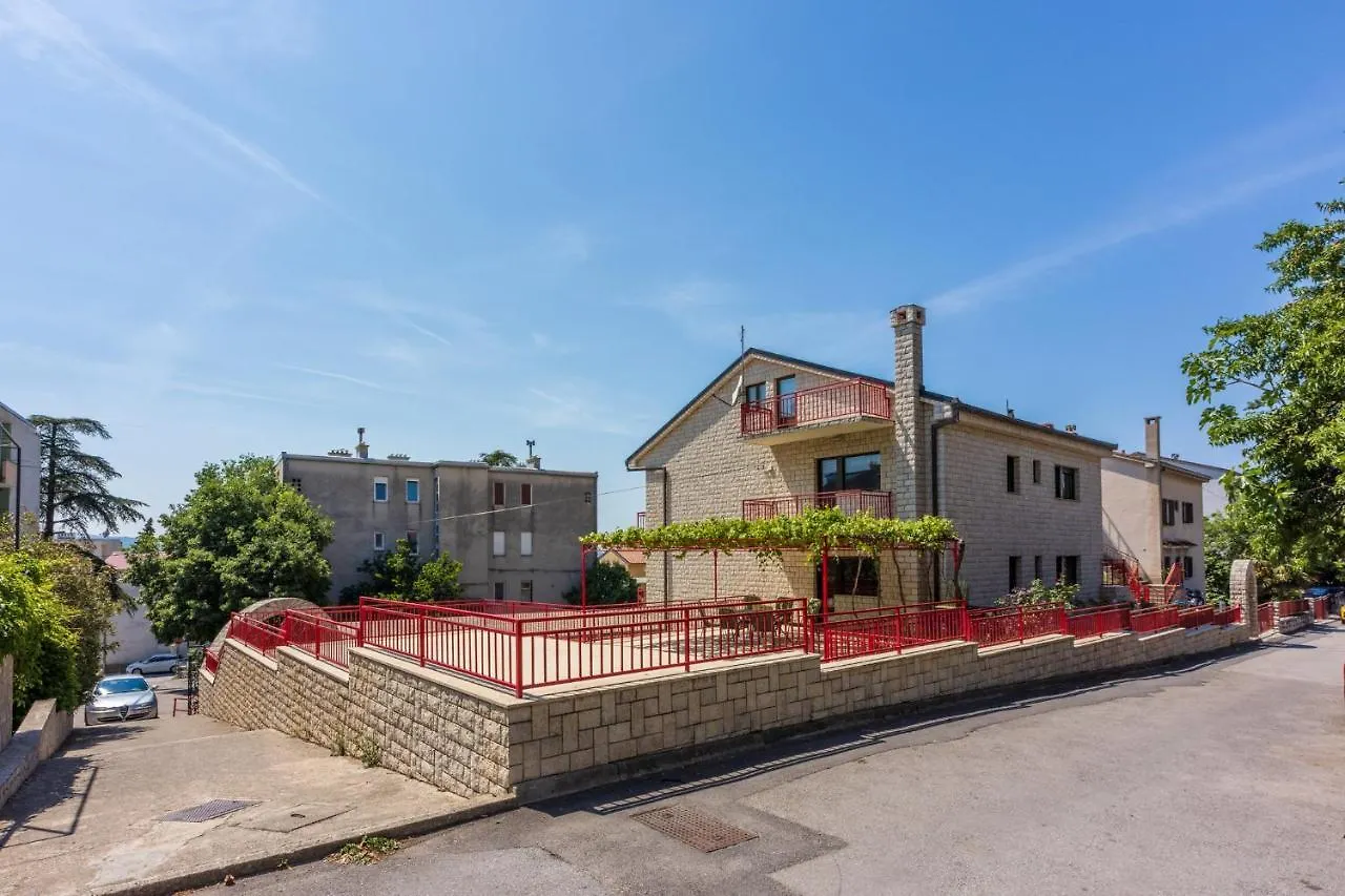 Rose Apartments