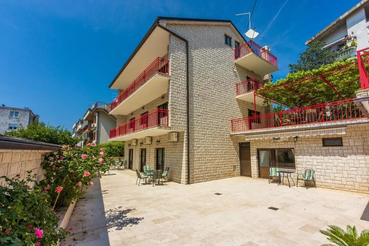 Rose Apartments 0*, Crikvenica
