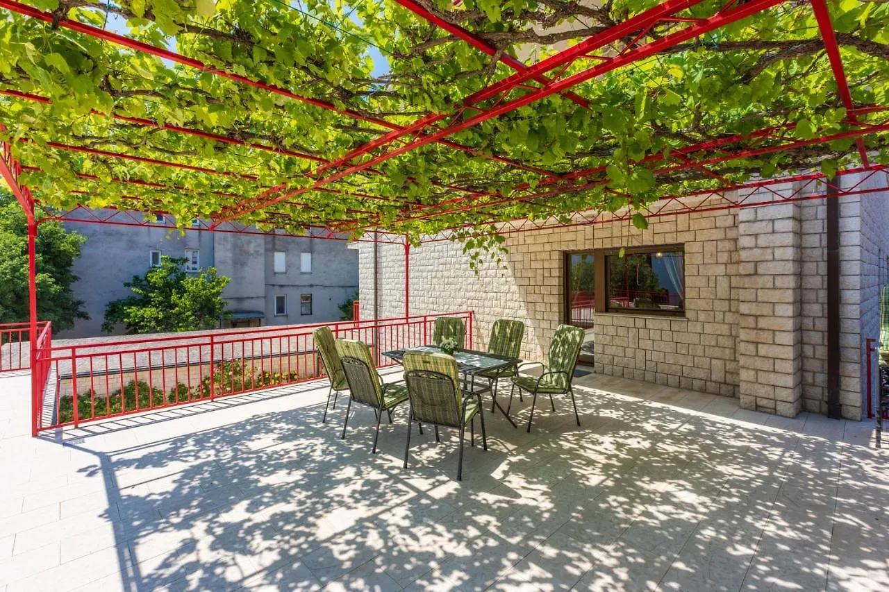 Rose Apartments