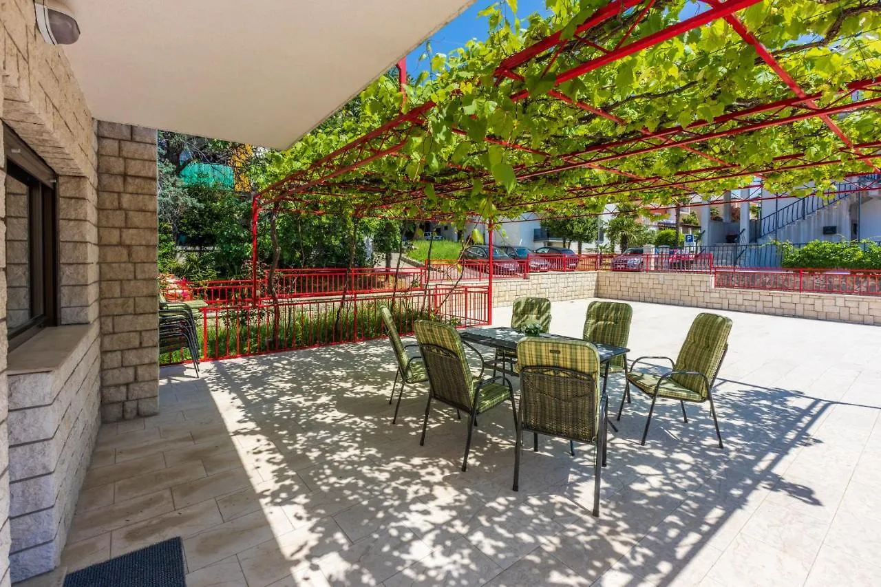 Rose Apartments