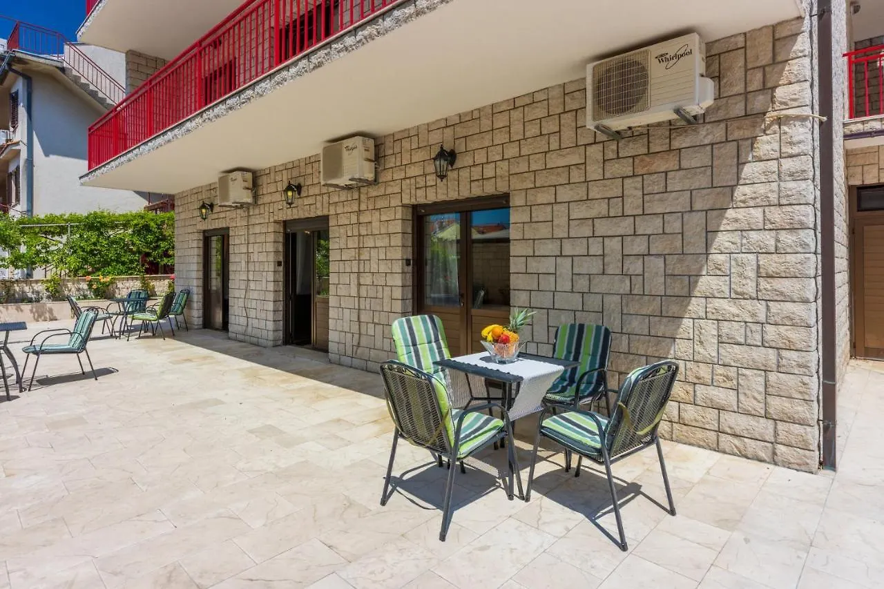 Rose Apartments
