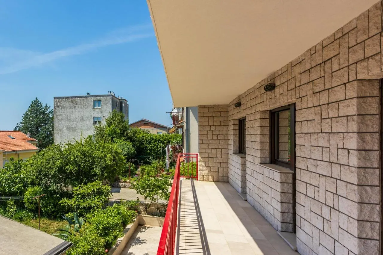 Rose Apartments