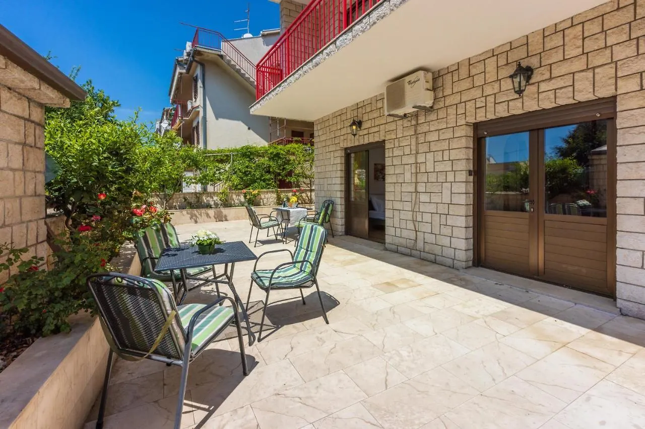 Rose Apartments  Crikvenica